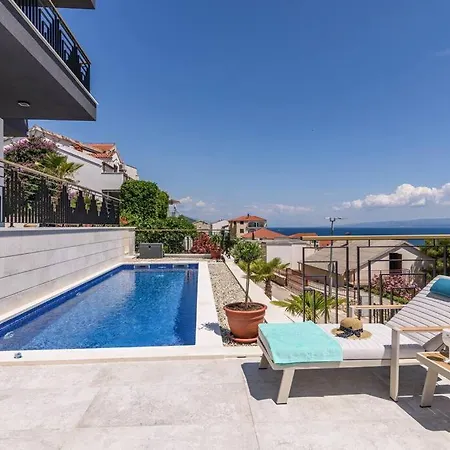 Luxury Adriatica-*heated Pool-sauna-jacuzzi* * Trogir